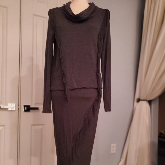 NWT Jessican Simpson Cowlneck Long Sleeved Fringe Top - Picture 1 of 14